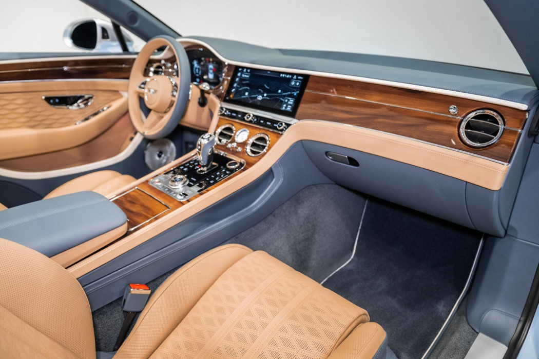 Bentley Continental GTC V8 Mulliner hybrid power 1200 KM WK1