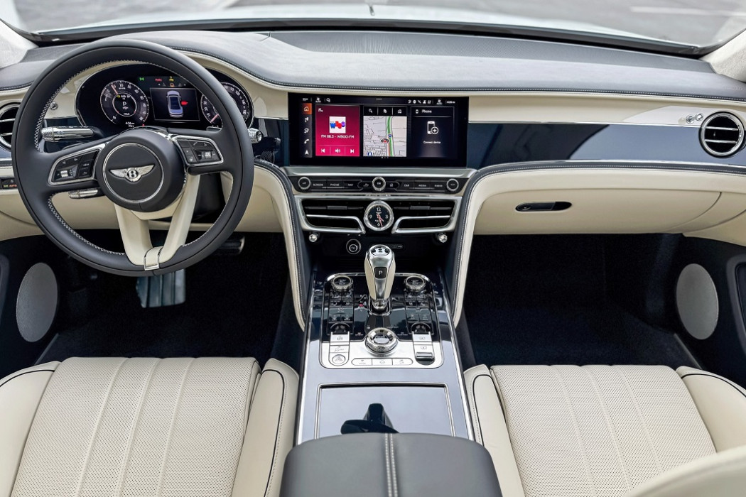 Bentley Flying Spur hybrid v8 power 4x4 1200KM WK1